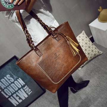 Large Capacity Women Bags Shoulder Tote Bags bolsos New Women Messenger Bags With Tassel Famous Designers Leather Handbags32796150236